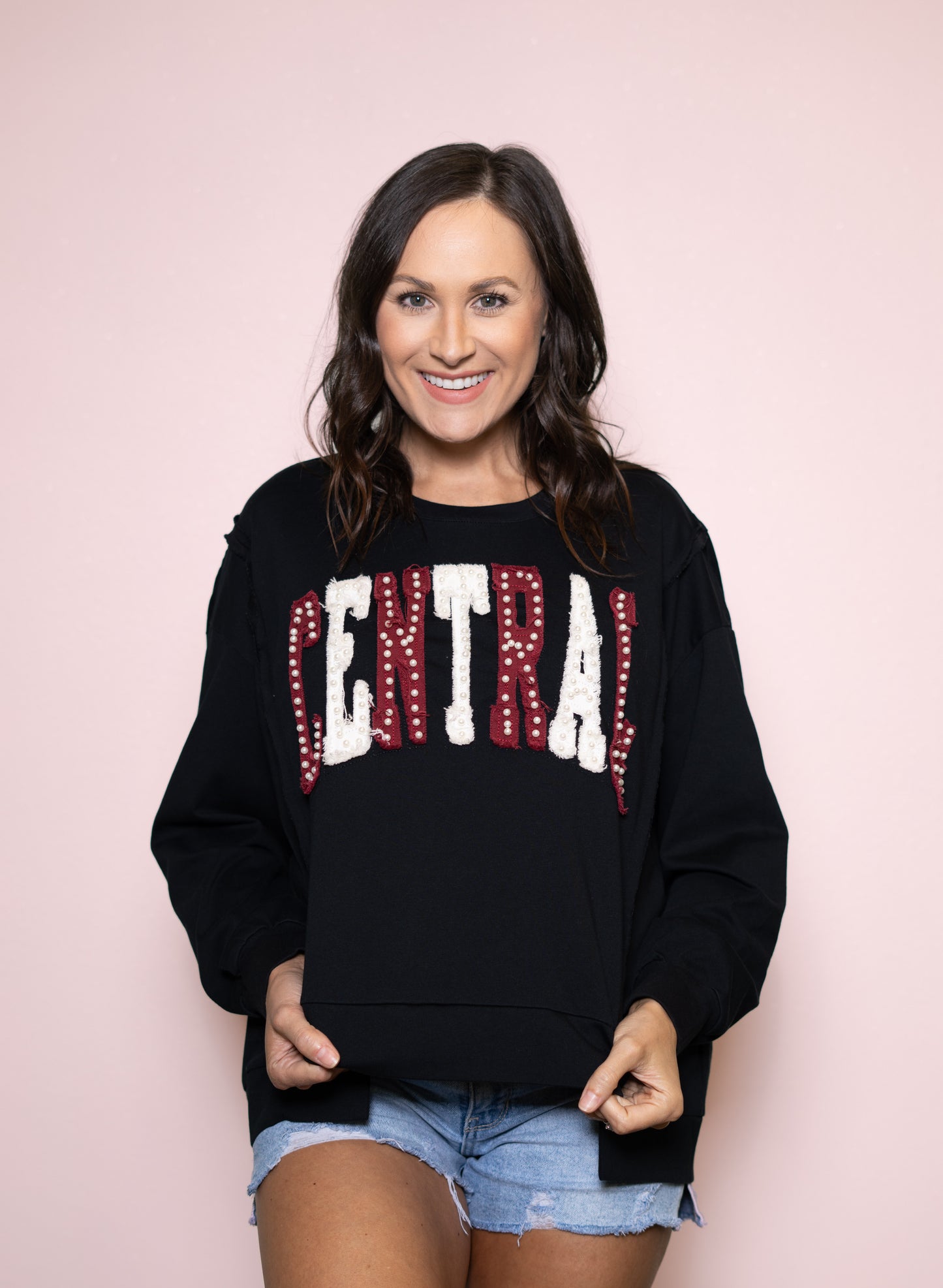 Central | Women's Distressed Embroidery Pullover (Black)