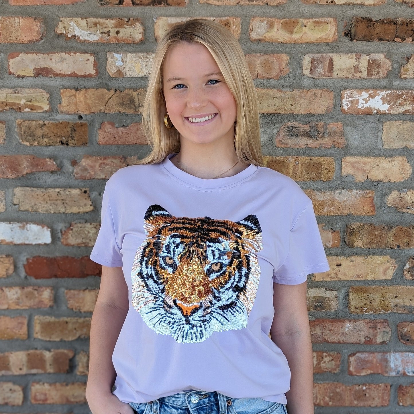 Geauxlden | Women's Sequin Design Tiger Tee (Lavender)