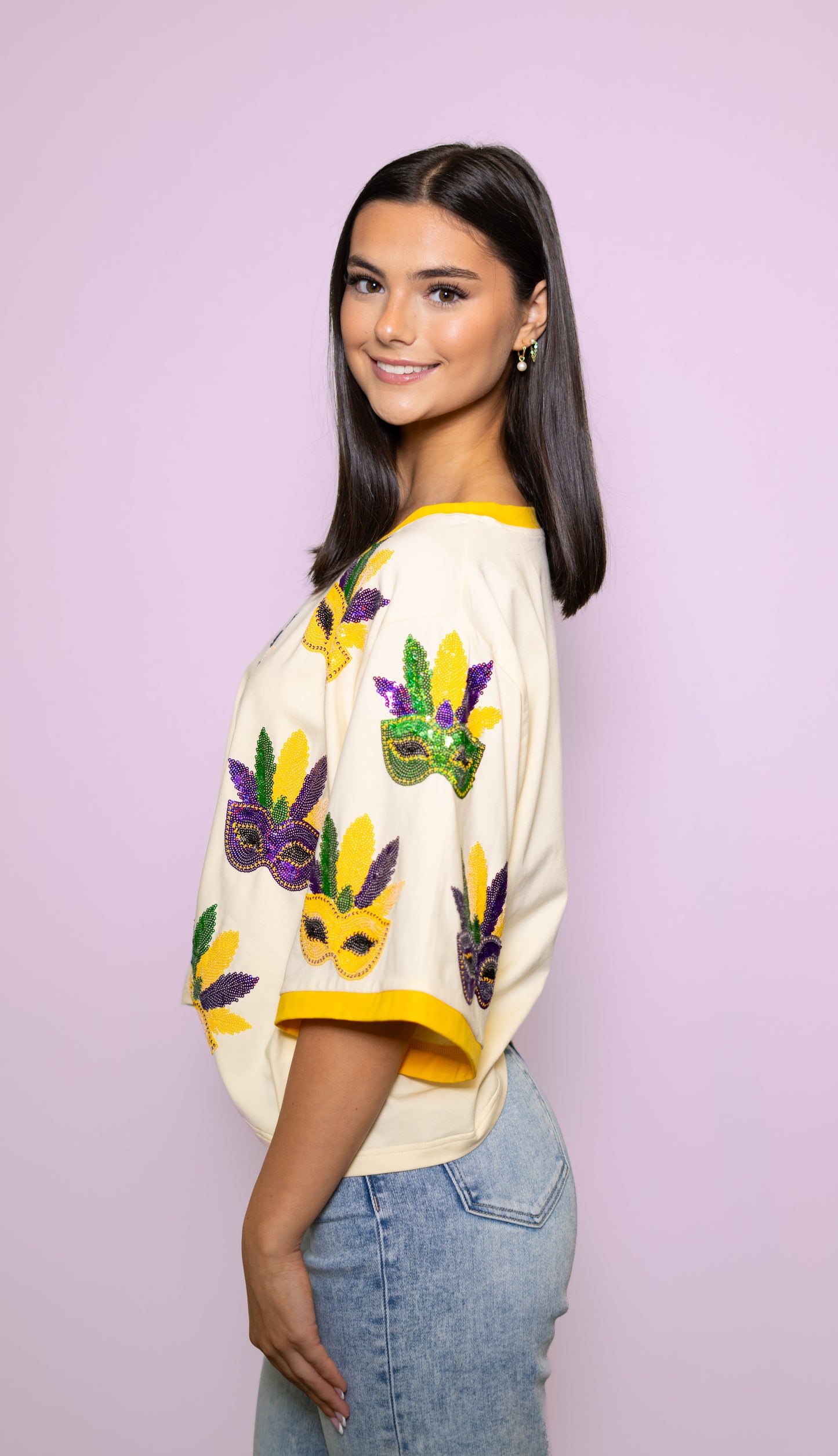 **PRE-ORDER ONLY** Scattered Mardi Gras Masks | Women's Sequin Design Oversized Tee (Butter Yellow)