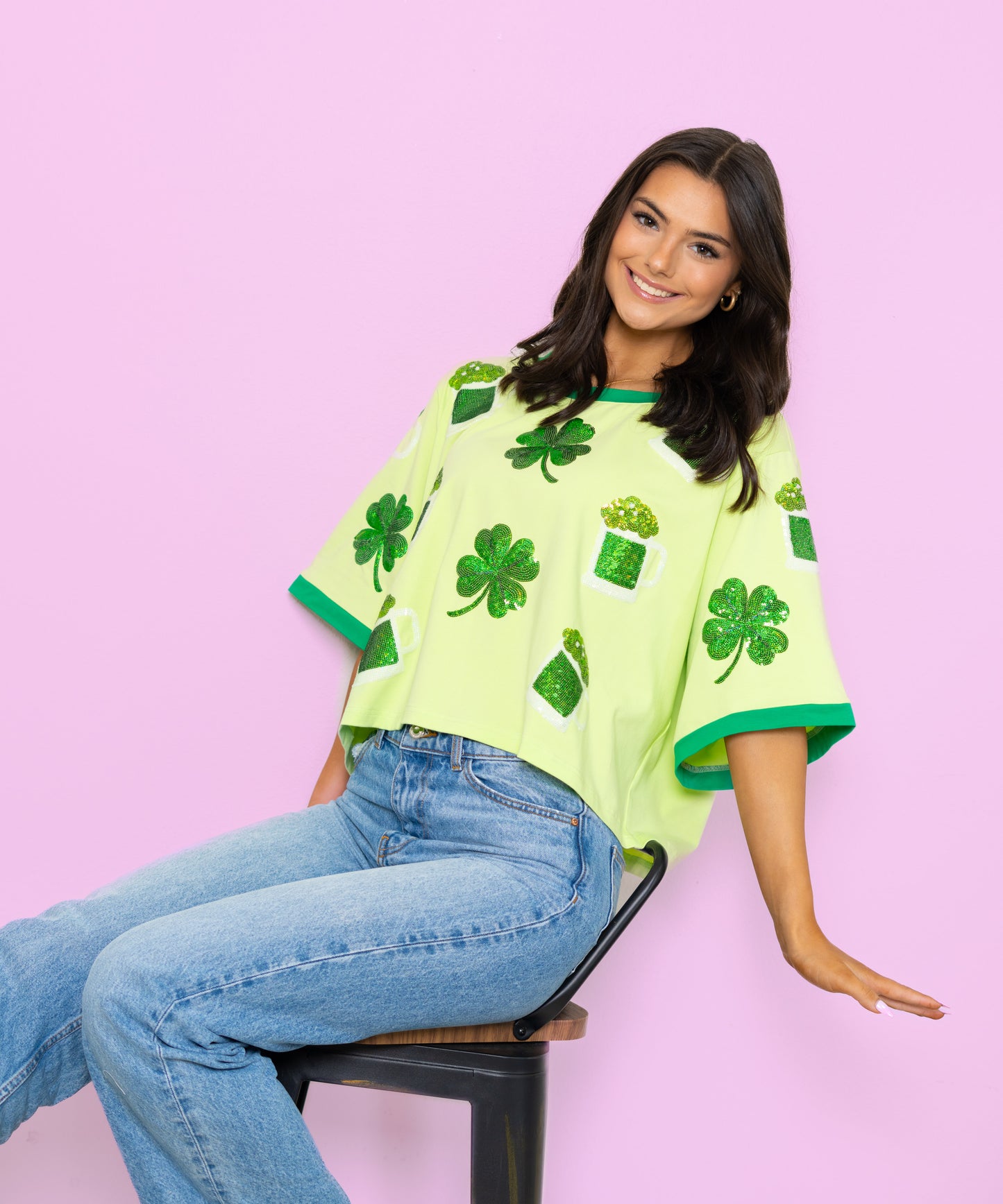 **PRE-ORDER ONLY** Scattered St. Patty Shamrock Brew | Women's Sequin Design Oversized Tee (Green)