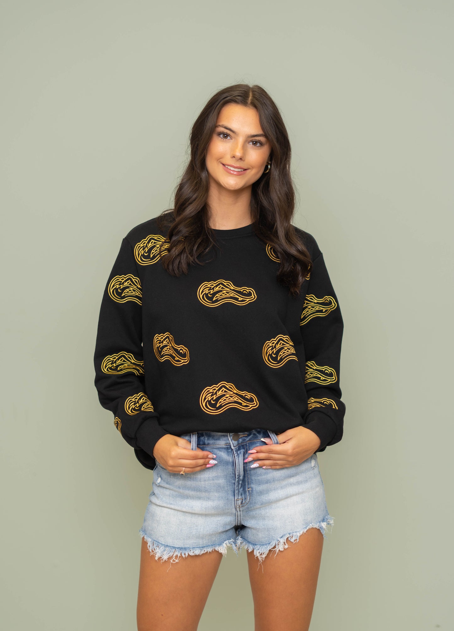 **PRE-ORDER ONLY** Gators | Embroidered Metallic Outline Sweatshirt (Black)