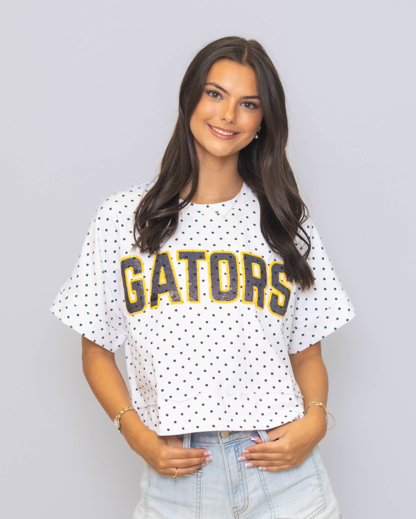 **PRE-ORDER ONLY** Gators | Polka Dot Exposed Seam Crop Shirt (Black Polka Dot)
