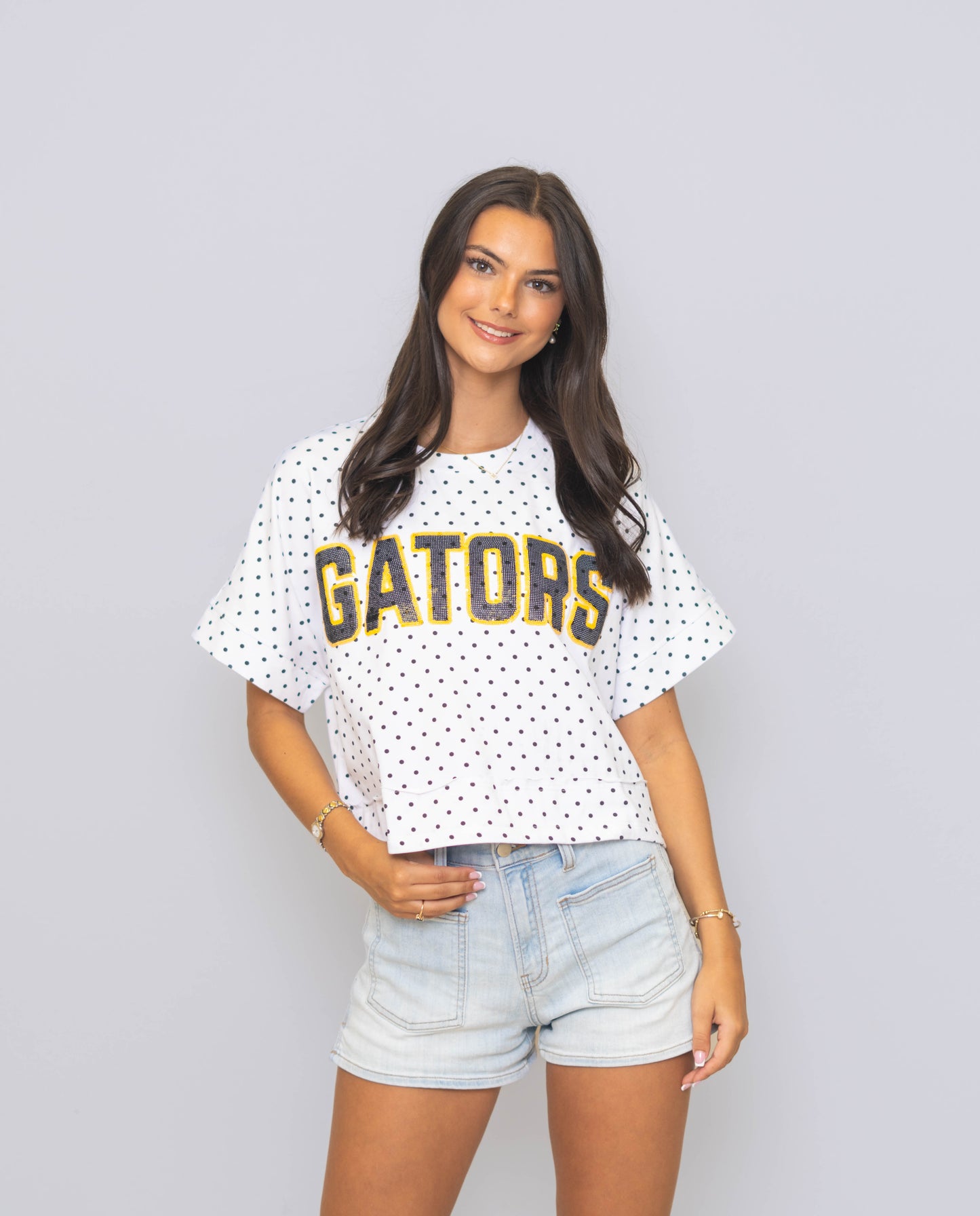 **PRE-ORDER ONLY** Gators | Polka Dot Exposed Seam Crop Shirt (Black Polka Dot)