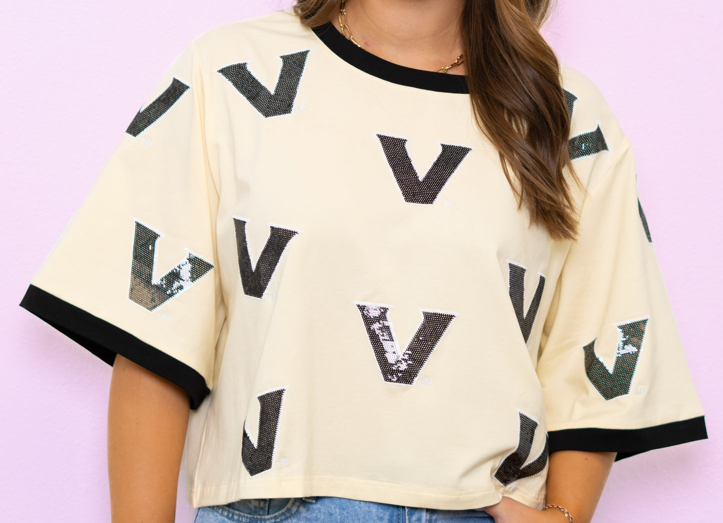 **PRE-ORDER ONLY** Vanderbilt (Licensed) | Women's Oversized Scattered Crop Tee (Cream)
